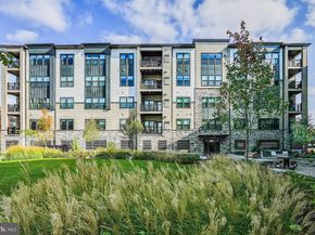 12865 Mosaic Park Way 3Y, Herndon VA 20171