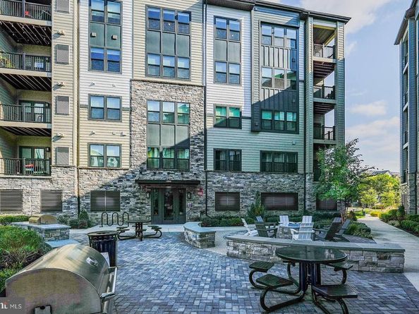 12865 Mosaic Park Way 3Y, Herndon VA 20171