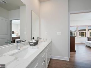 12865 Mosaic Park Way 3Y, Herndon VA 20171
