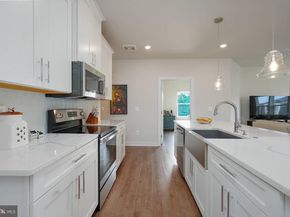 12865 Mosaic Park Way 3Y, Herndon VA 20171