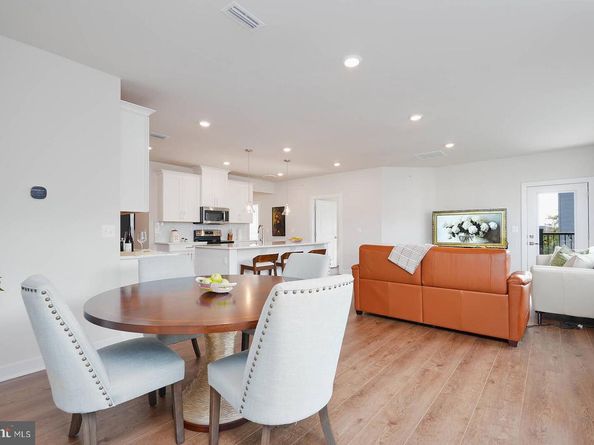 12865 Mosaic Park Way 3Y, Herndon VA 20171
