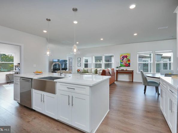 12865 Mosaic Park Way 3Y, Herndon VA 20171