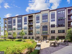 12865 Mosaic Park Way 3Y, Herndon VA 20171