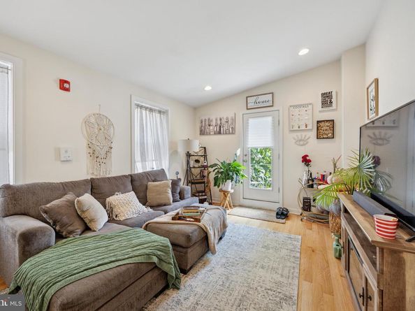 919 N 19TH Street, Philadelphia PA 19130