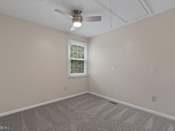 1929 E Beech Road, Sterling VA 20164