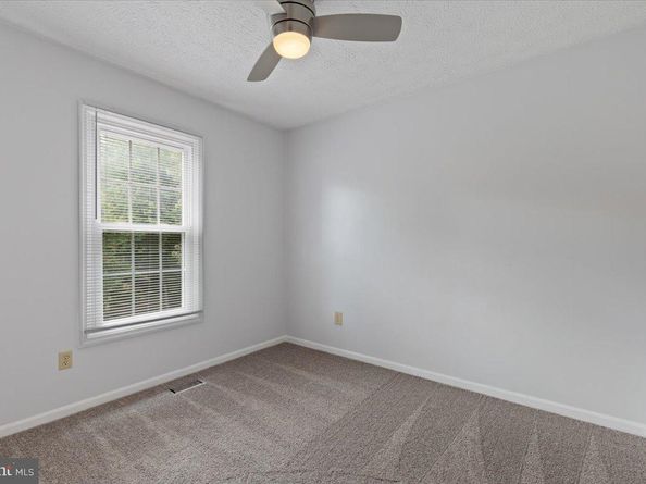 1929 E Beech Road, Sterling VA 20164
