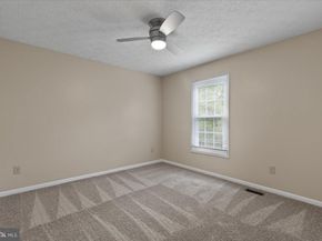 1929 E Beech Road, Sterling VA 20164