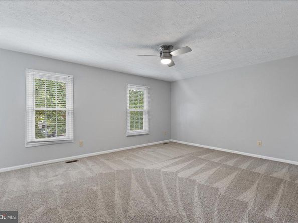 1929 E Beech Road, Sterling VA 20164