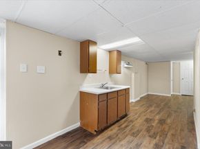 1929 E Beech Road, Sterling VA 20164