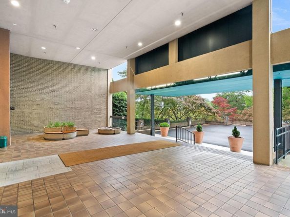 803 N Howard Street 254, Alexandria VA 22304