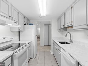 803 N Howard Street 254, Alexandria VA 22304