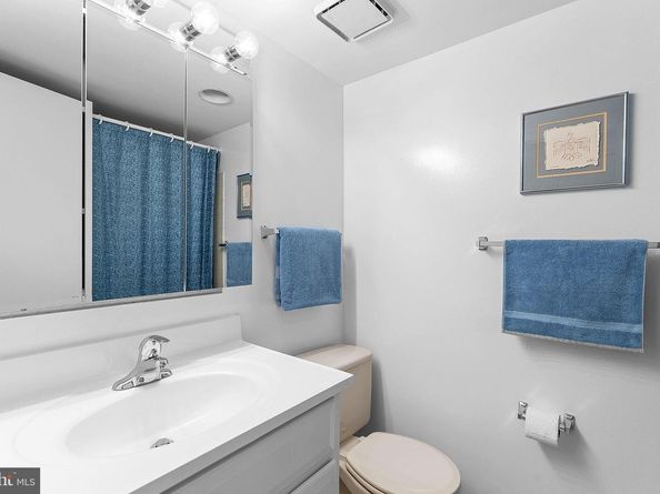 803 N Howard Street 254, Alexandria VA 22304