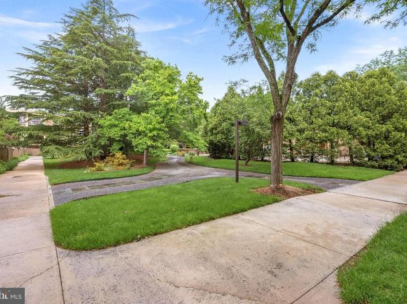 803 N Howard Street 254, Alexandria VA 22304