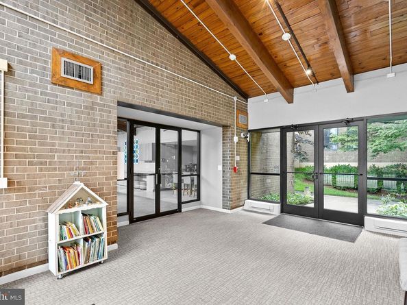 803 N Howard Street 254, Alexandria VA 22304