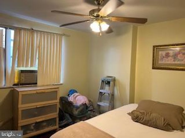 2544 S 10TH Street, Philadelphia PA 19148