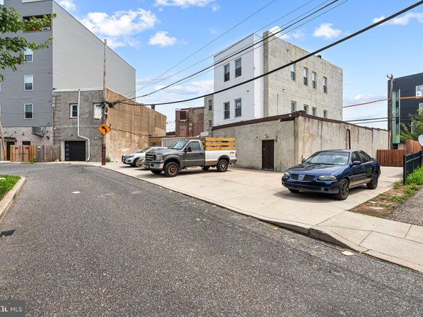 868 N 44TH Street, Philadelphia PA 19104