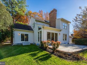 8426 Holly Leaf Drive, Mclean VA 22102