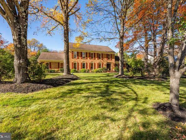 8426 Holly Leaf Drive, Mclean VA 22102