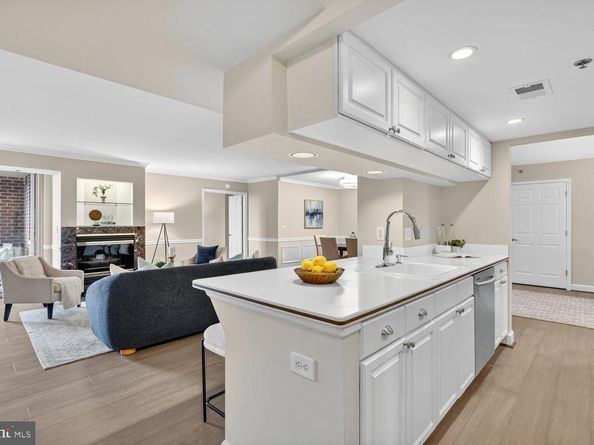 1276 N Wayne Street 704, Arlington VA 22201