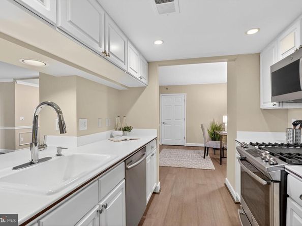 1276 N Wayne Street 704, Arlington VA 22201