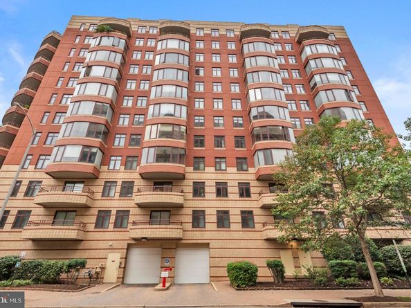 2400 Clarendon Boulevard 212, Arlington VA 22201