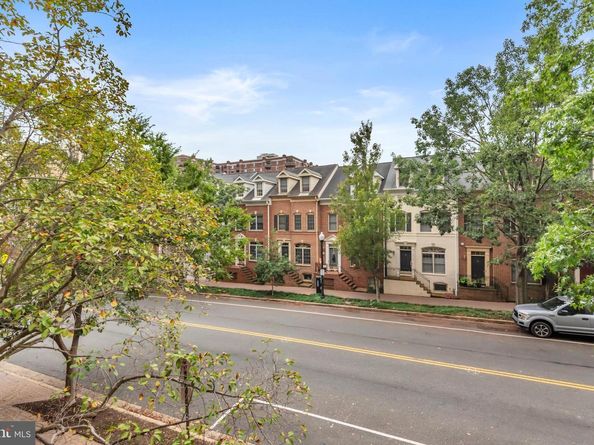 2400 Clarendon Boulevard 212, Arlington VA 22201