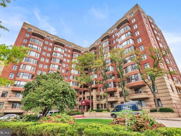 2400 Clarendon Boulevard 212, Arlington VA 22201