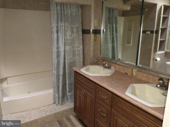 6203 Gardenia Street, Philadelphia PA 19144