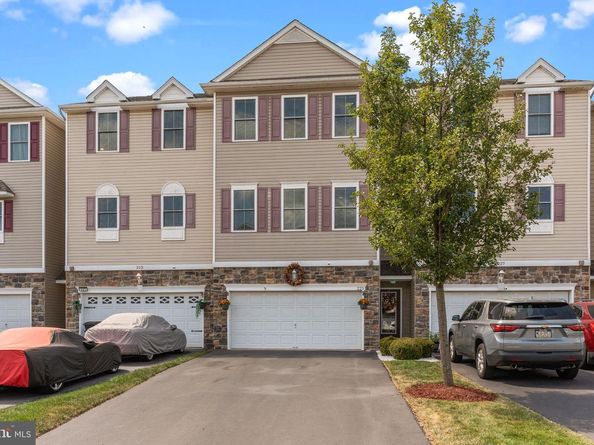 225 Saddlebrook Drive, Bensalem PA 19020