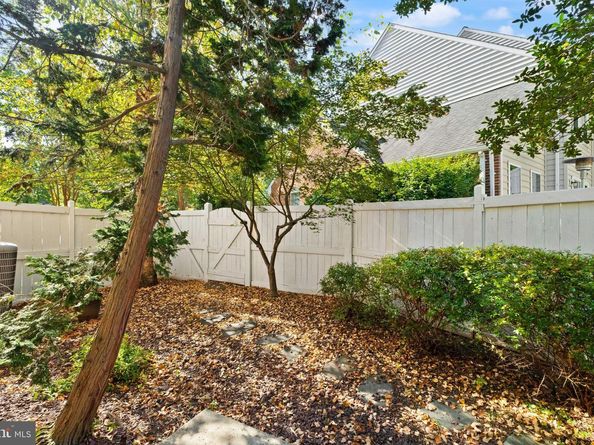 12001 Edgemere Circle, Reston VA 20190