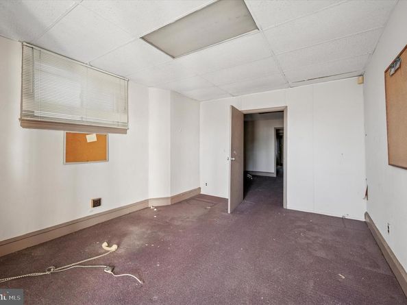 4083 Ford Road, Philadelphia PA 19131