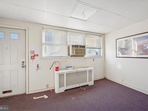 4083 Ford Road, Philadelphia PA 19131