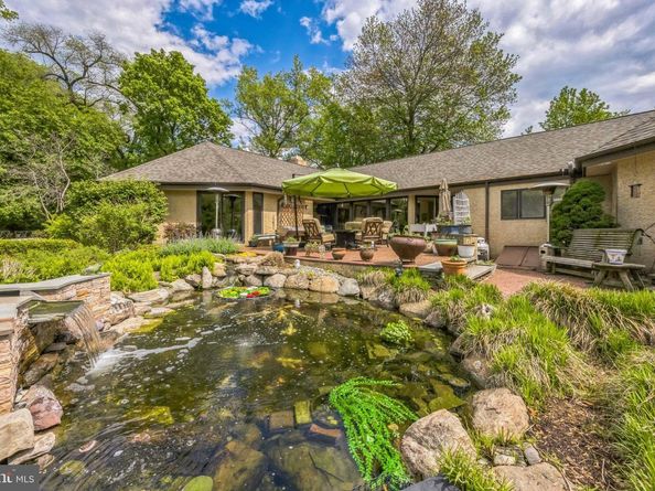 745 Germantown Pike, Lafayette Hill PA 19444