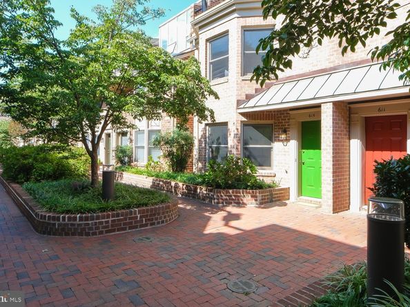 615 N Tazewell Street, Arlington VA 22203