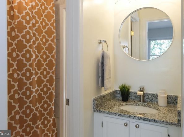 615 N Tazewell Street, Arlington VA 22203