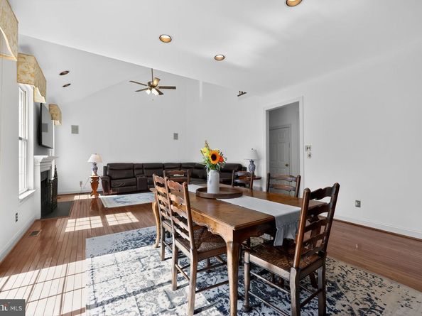 222 Hillsboro Mills Lane, Wallingford PA 19086