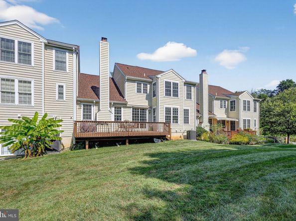 222 Hillsboro Mills Lane, Wallingford PA 19086