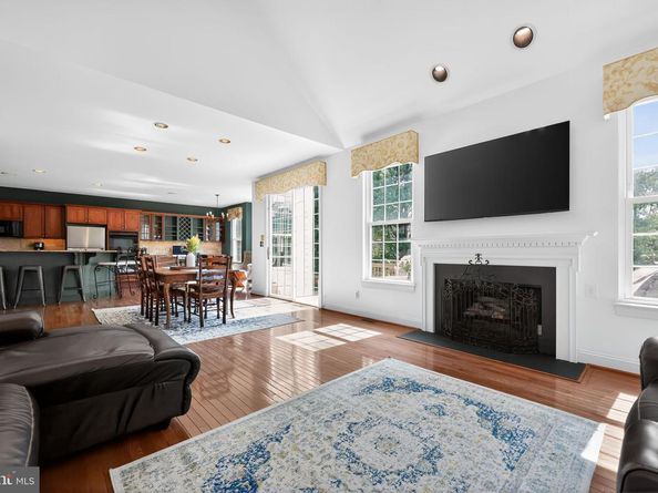 222 Hillsboro Mills Lane, Wallingford PA 19086