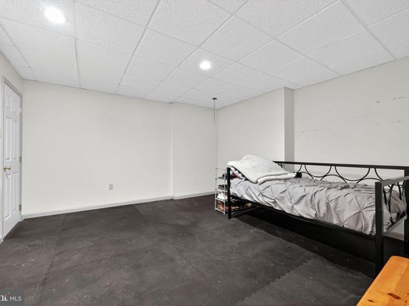 222 Hillsboro Mills Lane, Wallingford PA 19086