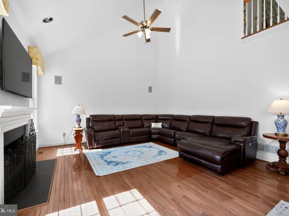 222 Hillsboro Mills Lane, Wallingford PA 19086