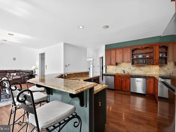 222 Hillsboro Mills Lane, Wallingford PA 19086