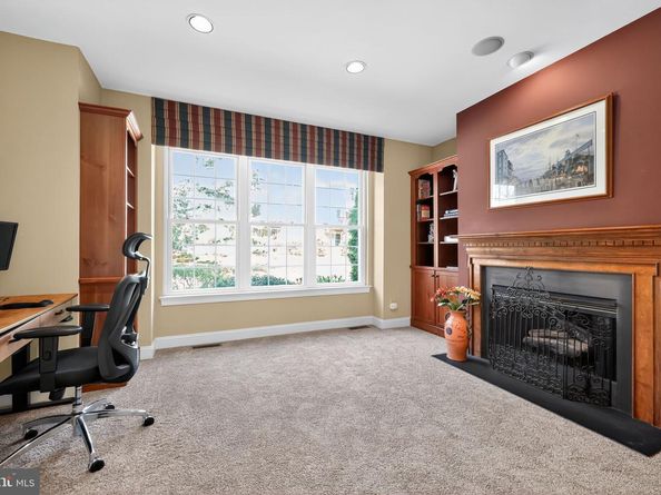 222 Hillsboro Mills Lane, Wallingford PA 19086