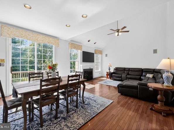 222 Hillsboro Mills Lane, Wallingford PA 19086