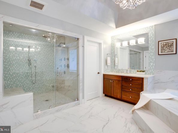 510 Walker Street SW, Vienna VA 22180