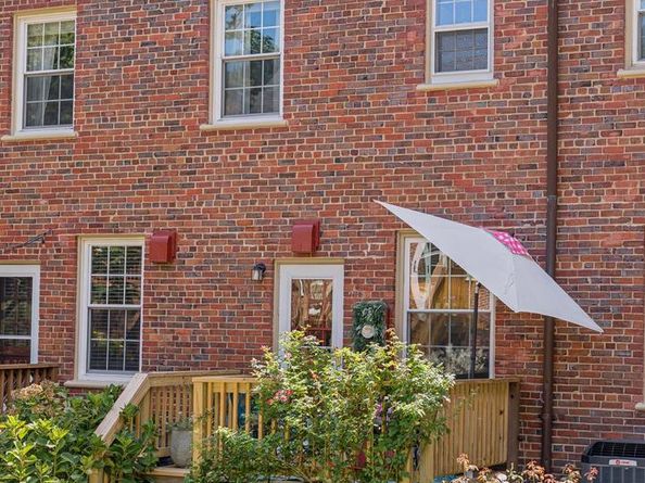 1415 S Barton Street 252, Arlington VA 22204