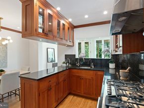 1955 39TH Street NW, Washington DC 20007