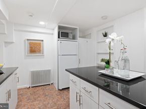 1955 39TH Street NW, Washington DC 20007