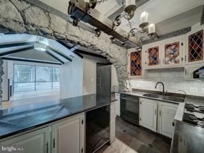 2142 Cathedral Avenue NW, Washington DC 20008