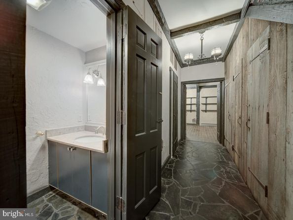 2142 Cathedral Avenue NW, Washington DC 20008