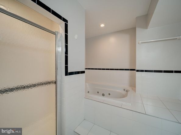 2142 Cathedral Avenue NW, Washington DC 20008